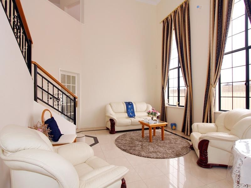 12 St Thomas Loop, Iluka WA 6028