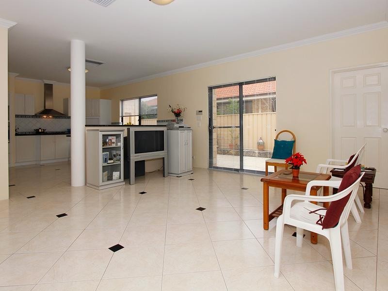 12 St Thomas Loop, Iluka WA 6028