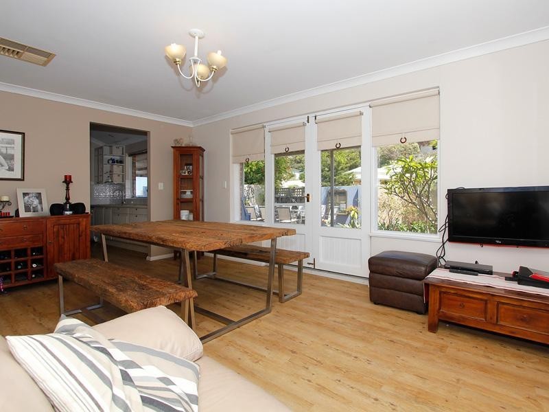 143 Tapping Way, Quinns Rocks WA 6030