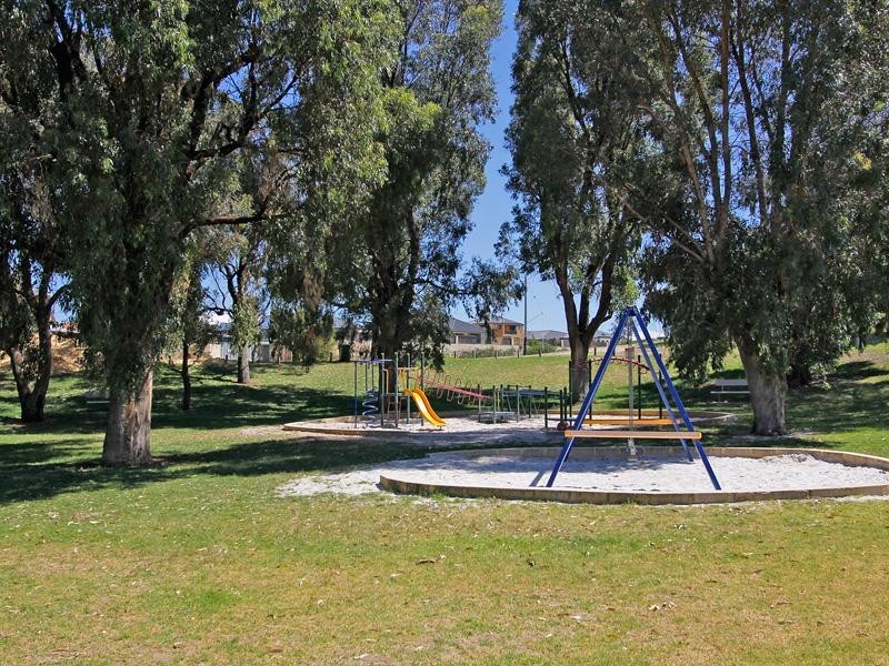 143 Tapping Way, Quinns Rocks WA 6030