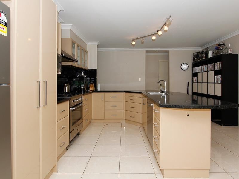 25 St Stephens Crescent, Tapping WA 6065
