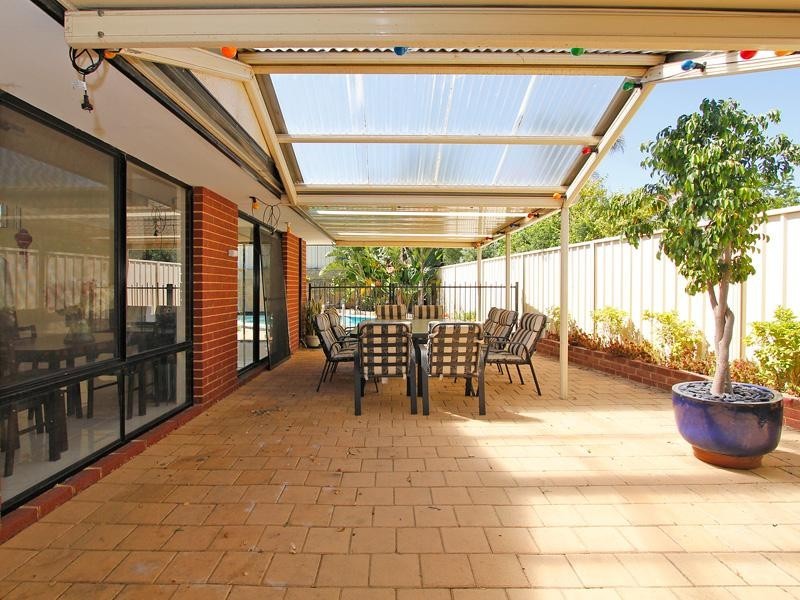25 St Stephens Crescent, Tapping WA 6065