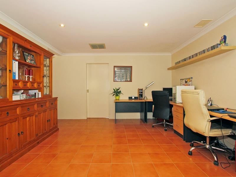 15 Coolamine Close, Carramar WA 6031