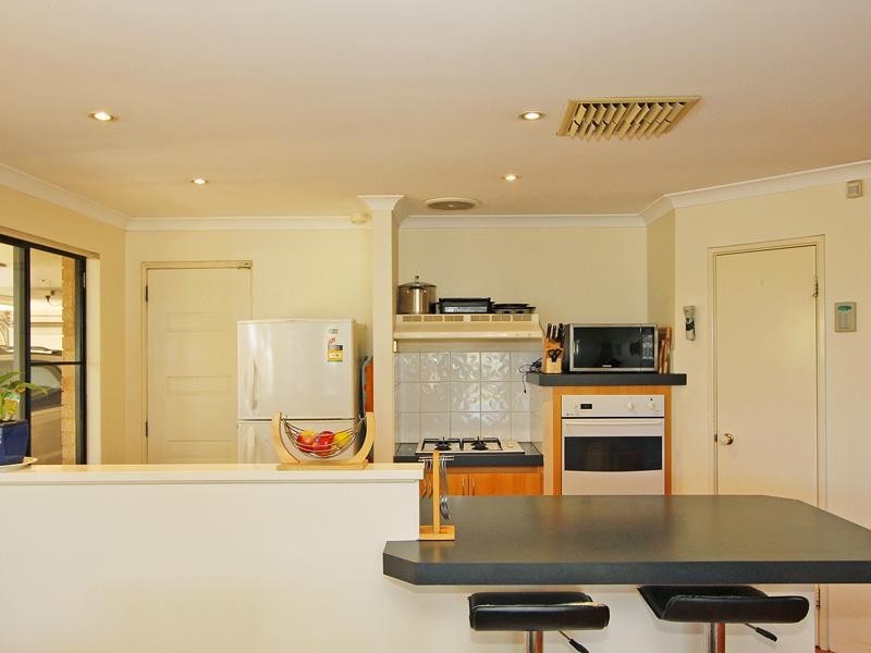 15 Coolamine Close, Carramar WA 6031