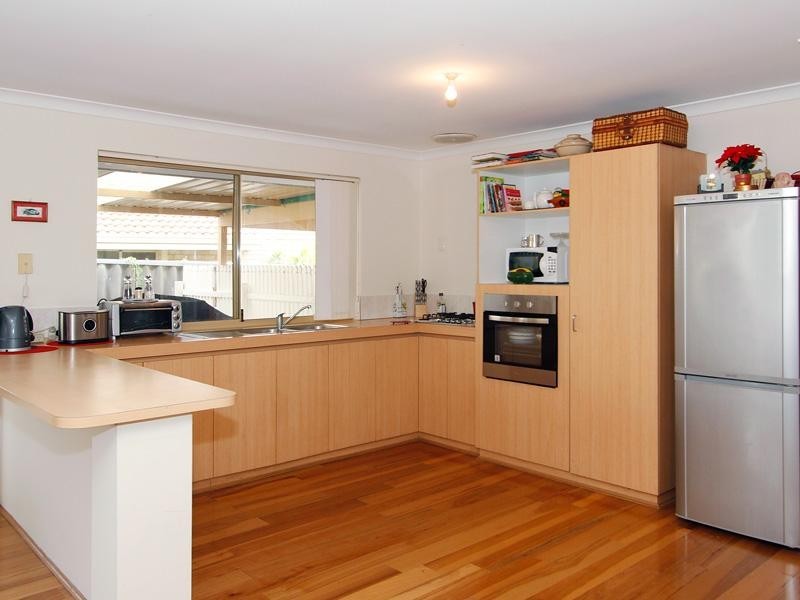 22B Combewood Loop, Carramar WA 6031