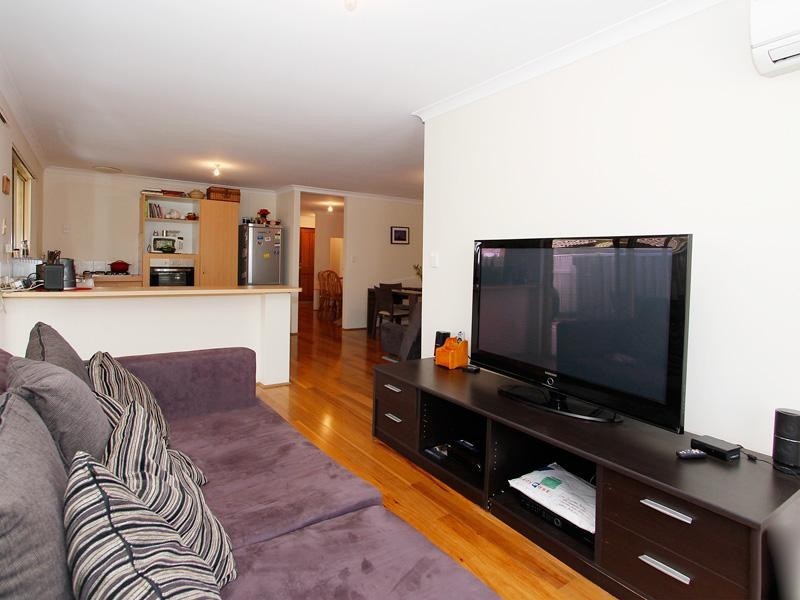 22B Combewood Loop, Carramar WA 6031