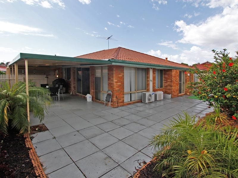 22B Combewood Loop, Carramar WA 6031