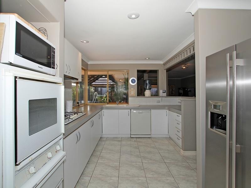 11 Paragon Rise, Currambine WA 6028