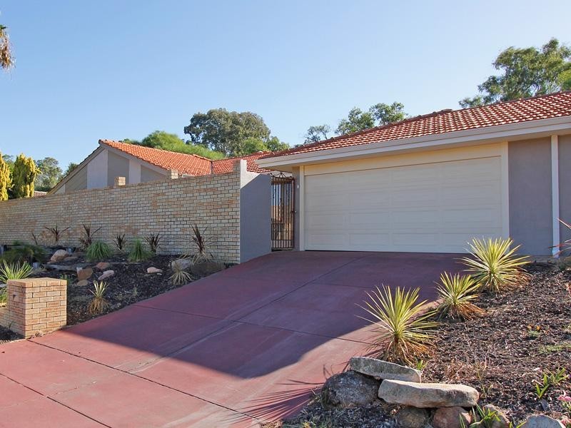 23 Glengarry Drive, Duncraig WA 6023