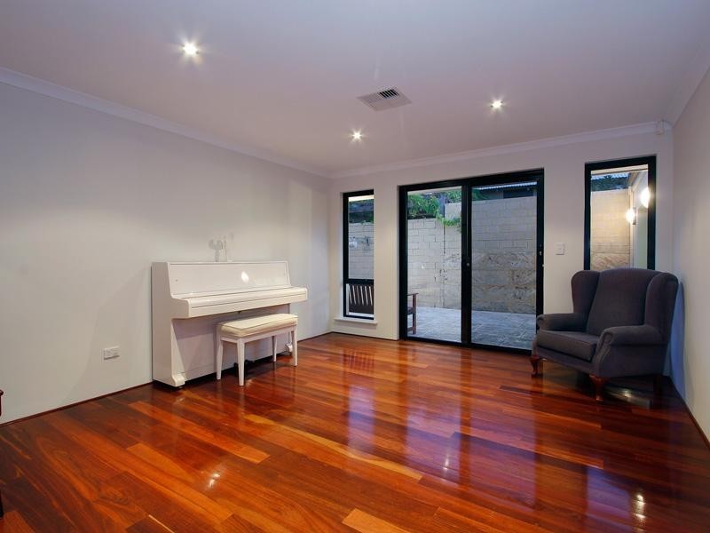 30 Cockatoo Ridge, Joondalup WA 6027