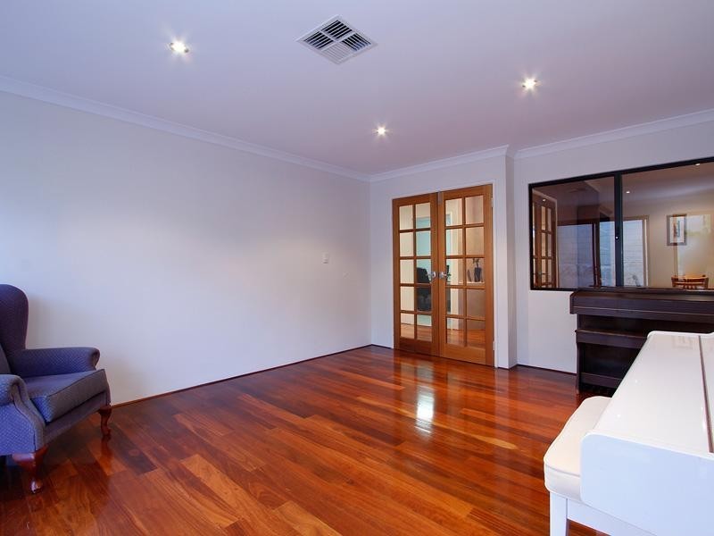 30 Cockatoo Ridge, Joondalup WA 6027