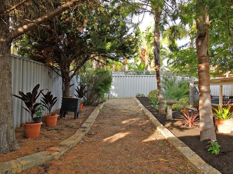 37 Coyle Road, Beldon WA 6027