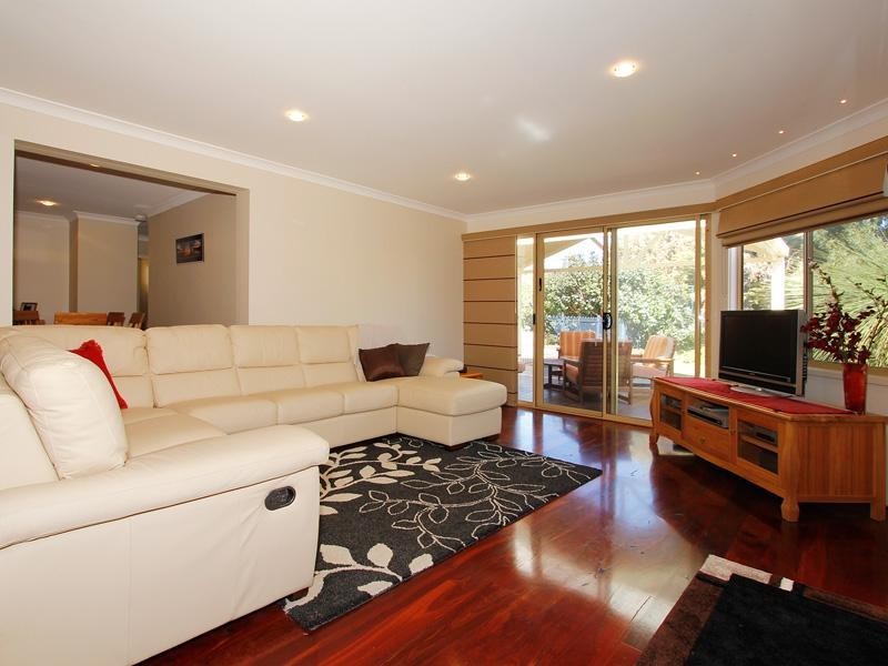 6 Carmen Court, Joondalup WA 6027