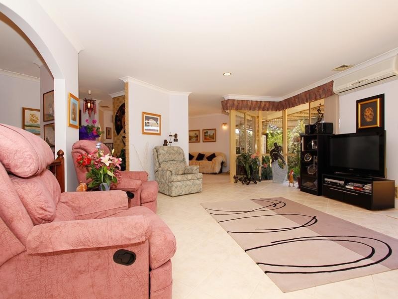 6 Sebago Court, Joondalup WA 6027