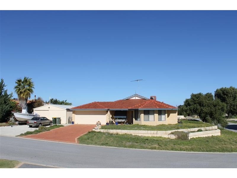 32 Weatherley Crescent, Two Rocks WA 6037