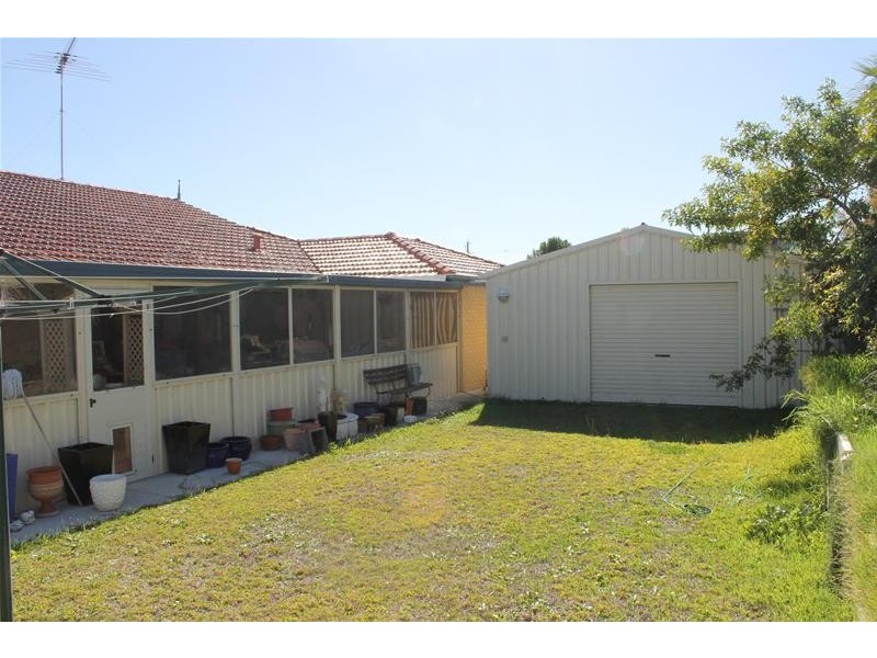 32 Weatherley Crescent, Two Rocks WA 6037