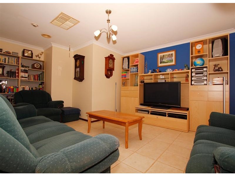 11 Fairlie Grove, Kinross WA 6028