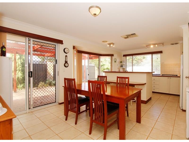 11 Fairlie Grove, Kinross WA 6028