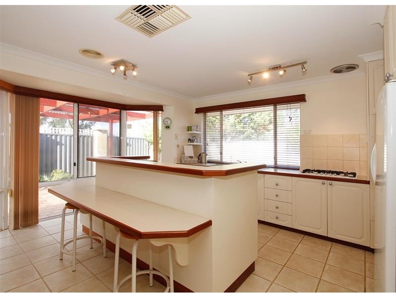 11 Fairlie Grove, Kinross WA 6028