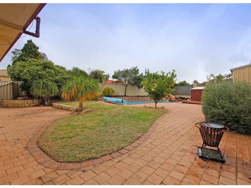 11 Fairlie Grove, Kinross WA 6028