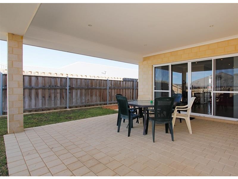 122 Lindsay Beach Boulevard, Yanchep WA 6035