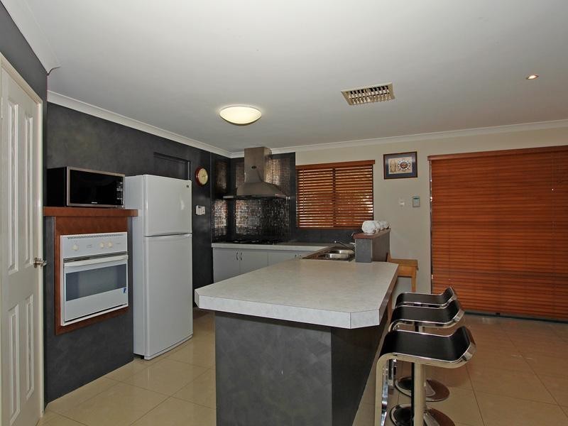 24 Dilkera Place, Quinns Rocks WA 6030