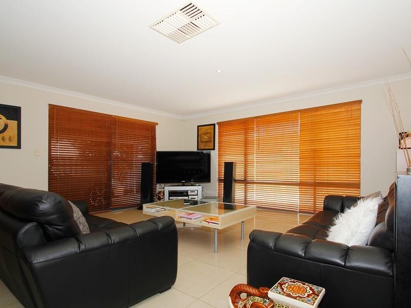 24 Dilkera Place, Quinns Rocks WA 6030