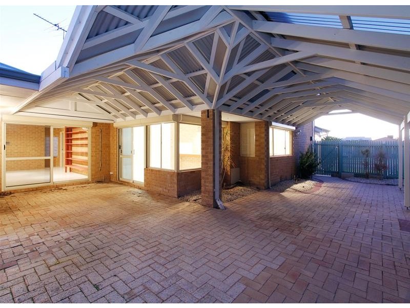 126 Cook Avenue, Hillarys WA 6025