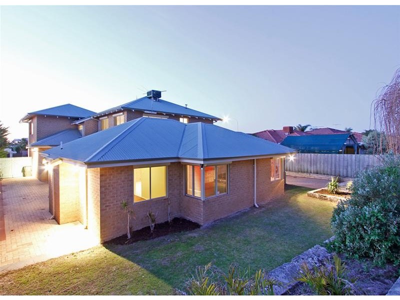 126 Cook Avenue, Hillarys WA 6025