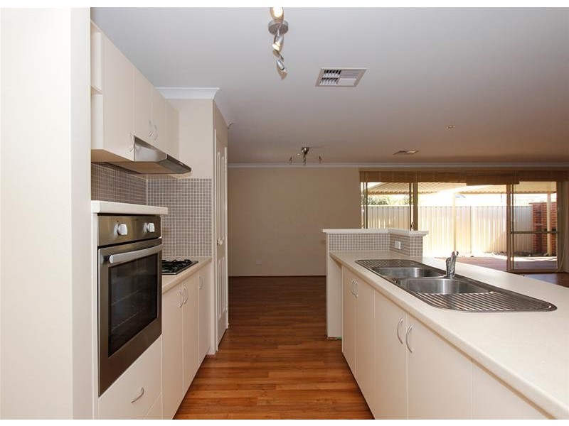 2 Overdene Pass, Banksia Grove WA 6031