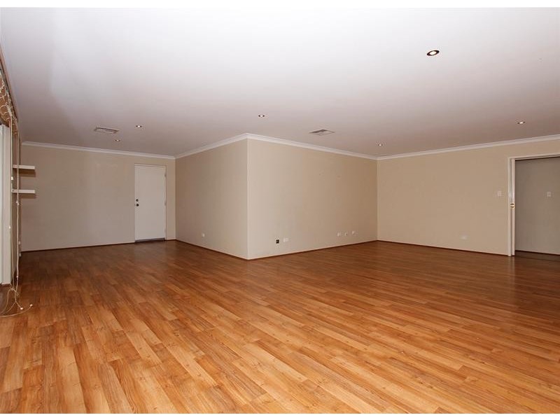 2 Overdene Pass, Banksia Grove WA 6031