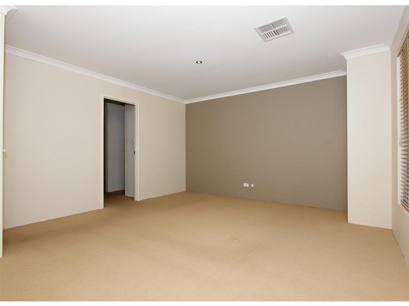 2 Overdene Pass, Banksia Grove WA 6031