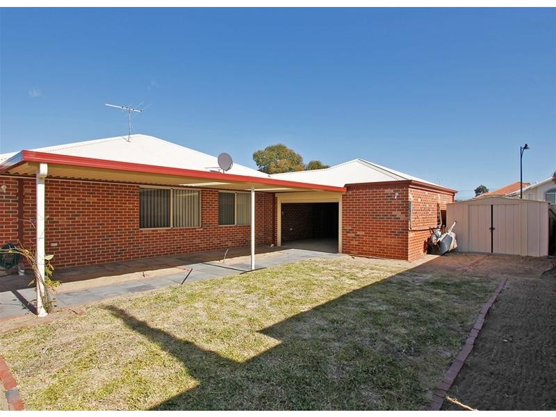 2 Overdene Pass, Banksia Grove WA 6031