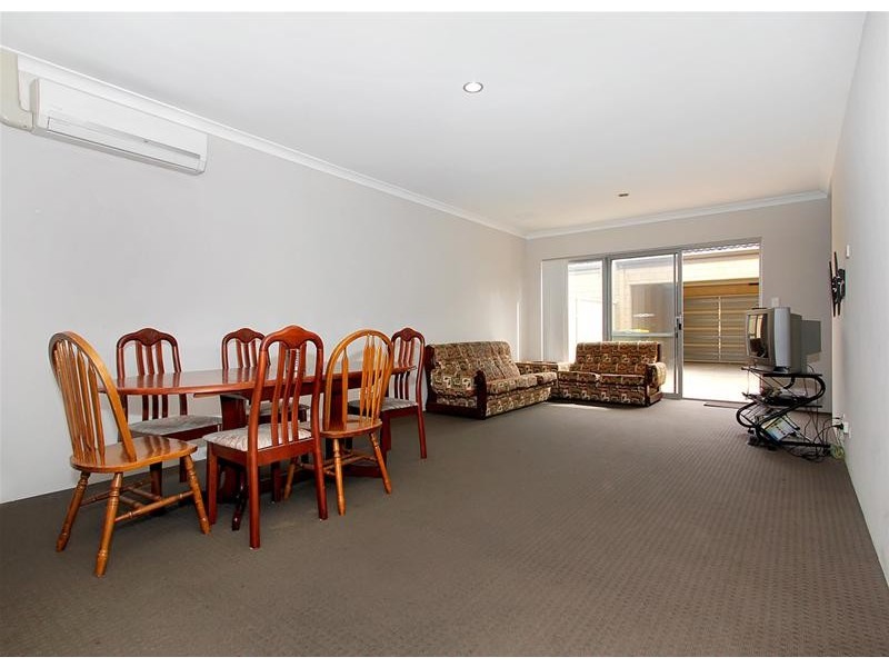 12 Nashville Loop, Currambine WA 6028