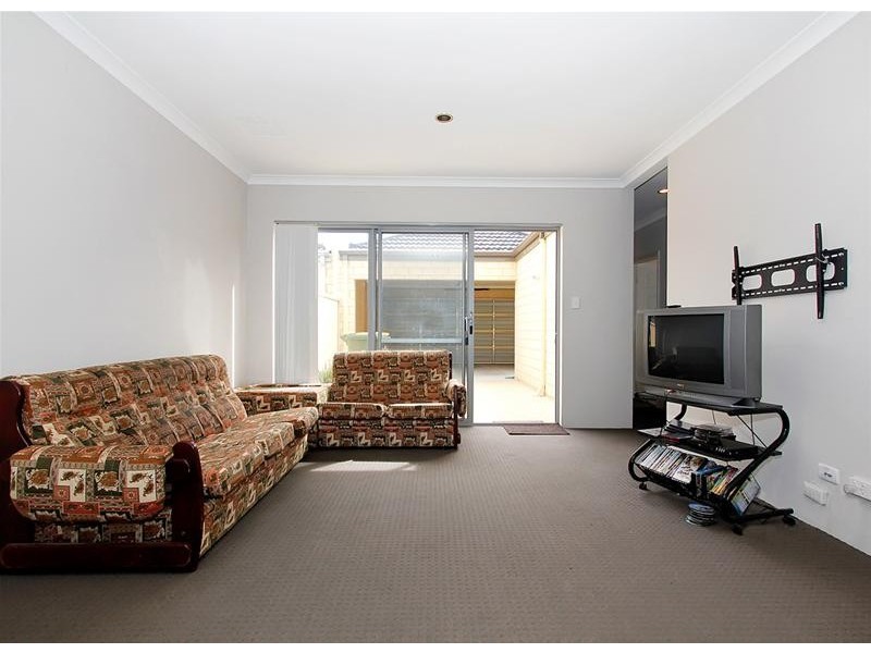 12 Nashville Loop, Currambine WA 6028