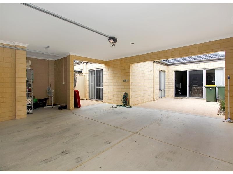 12 Nashville Loop, Currambine WA 6028