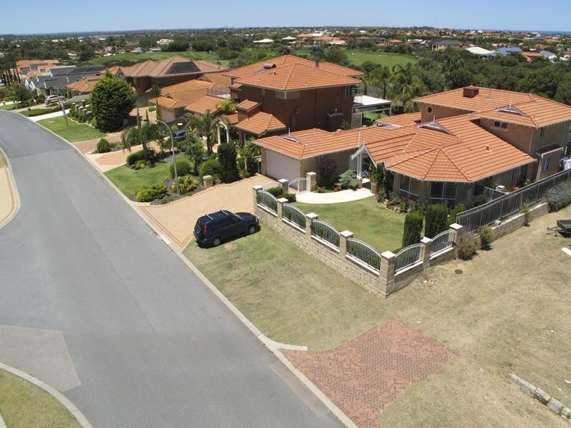 18 Meadowbrook Promenade, Currambine WA 6028