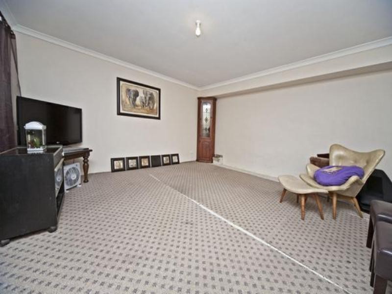 30 Combewood Loop, Carramar WA 6031