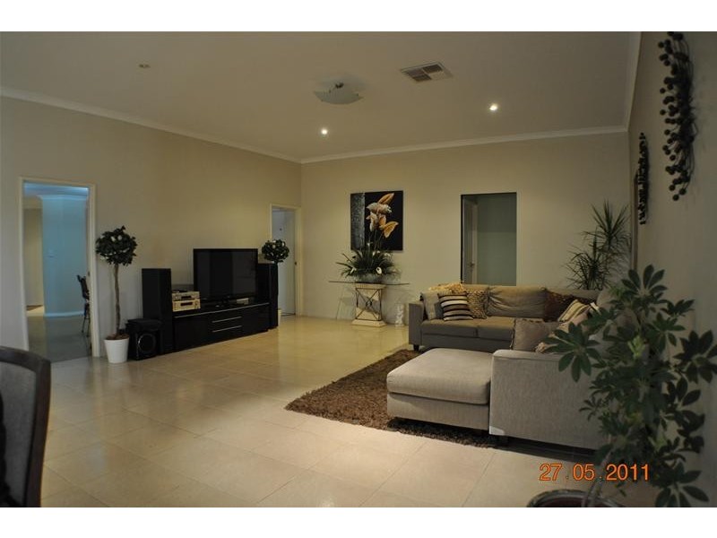 10 Sefton Place, Landsdale WA 6065