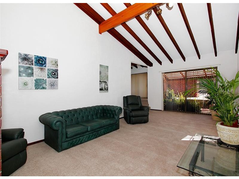 4 Glenfinnan Court, Hamersley WA 6022