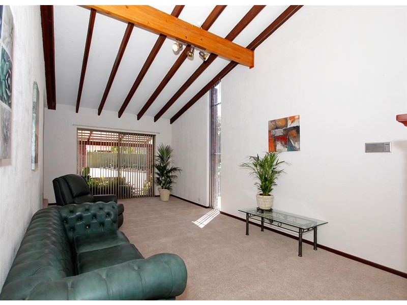 4 Glenfinnan Court, Hamersley WA 6022