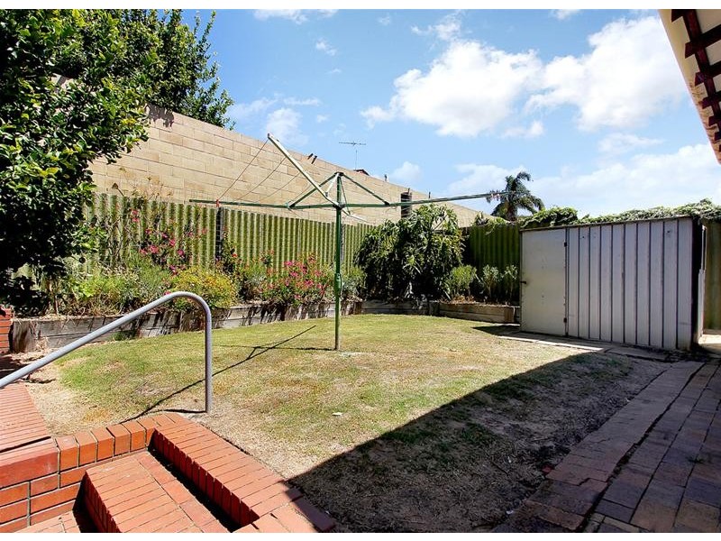 4 Glenfinnan Court, Hamersley WA 6022