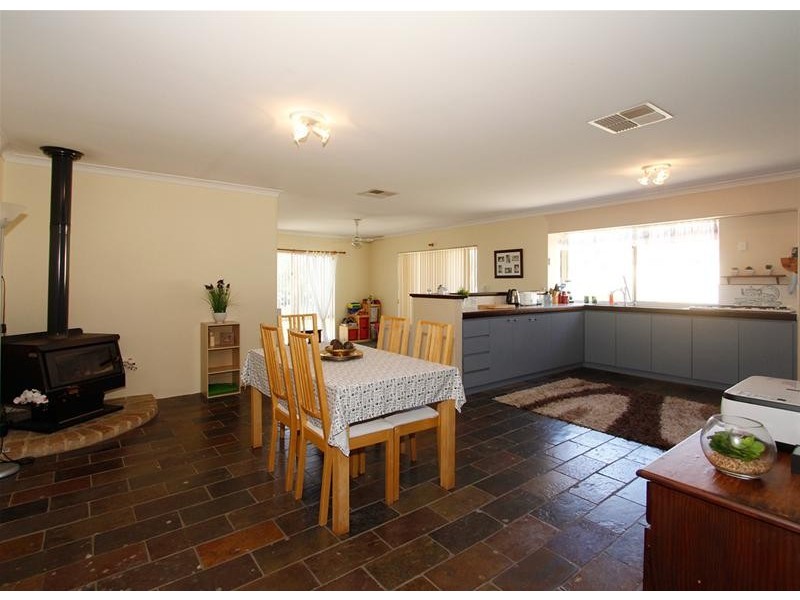 8 Nilsen Ridge, Clarkson WA 6030