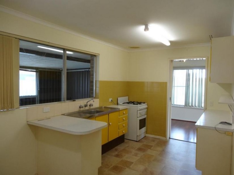 2 Abney Street, Beldon WA 6027