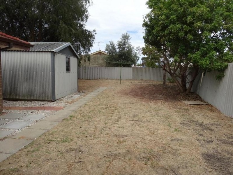 2 Abney Street, Beldon WA 6027