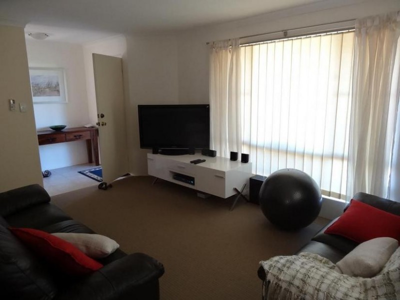 3/5 Catrine Court, Kingsley WA 6026