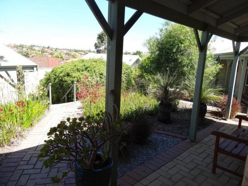 3/5 Catrine Court, Kingsley WA 6026