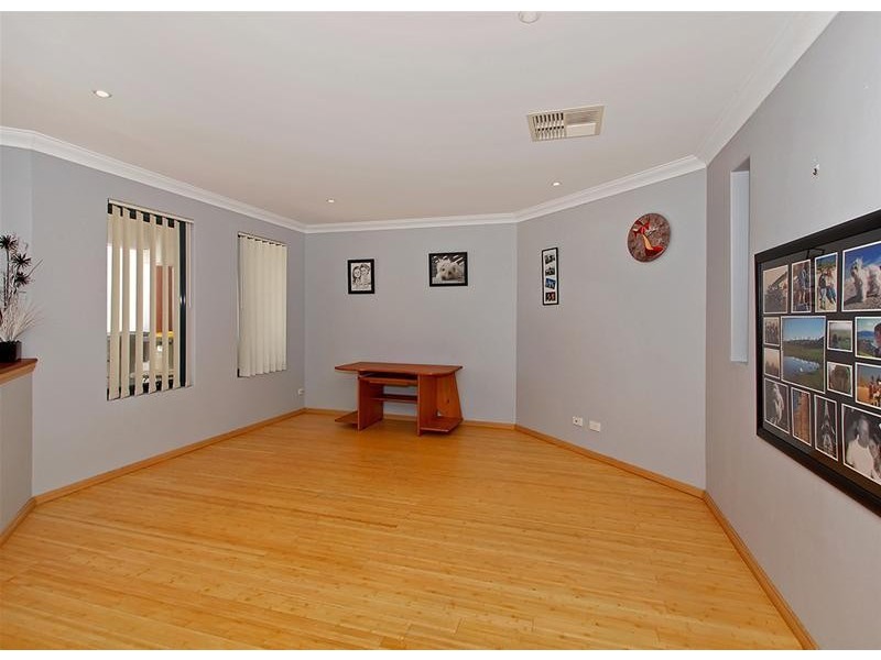 26 San Teodoro Avenue, Sinagra WA 6065