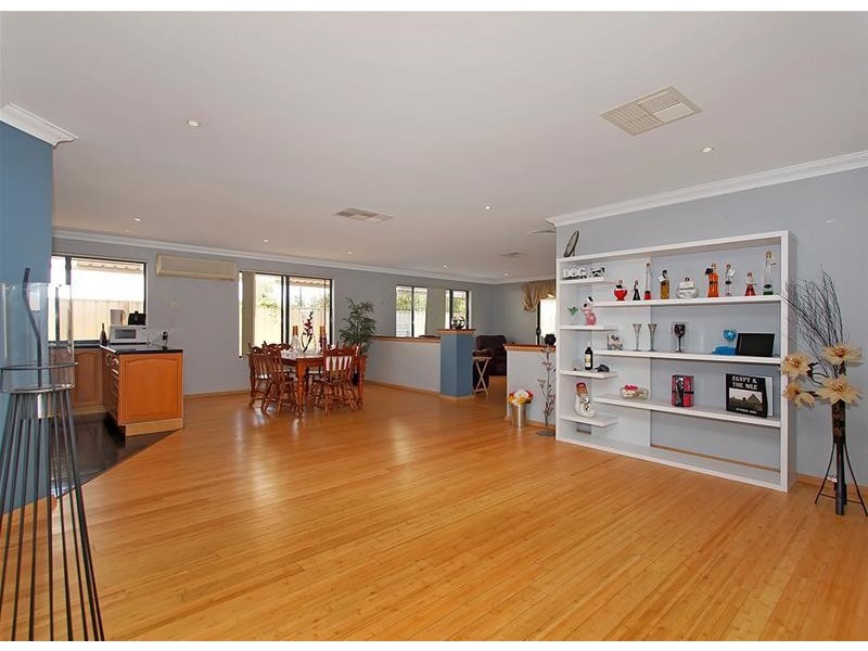 26 San Teodoro Avenue, Sinagra WA 6065