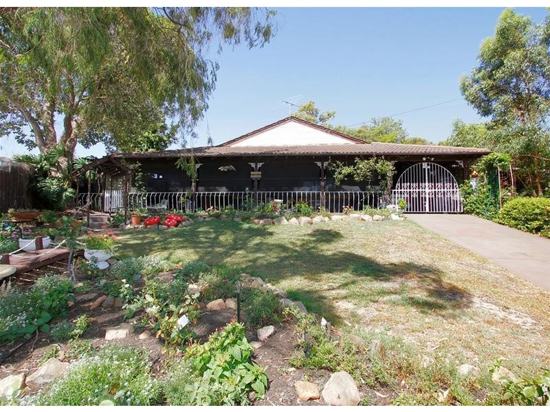 32 Simpson Drive, Padbury WA 6025